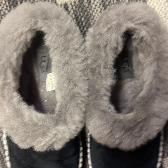 Ugg Slippers Size 5 Worn Twice Black / Gray - Picture 4 of 5